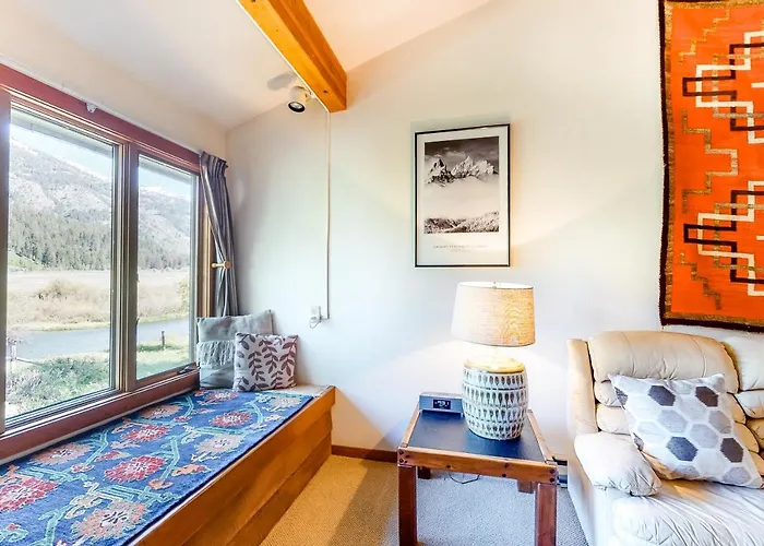 3223 Thimbleberry