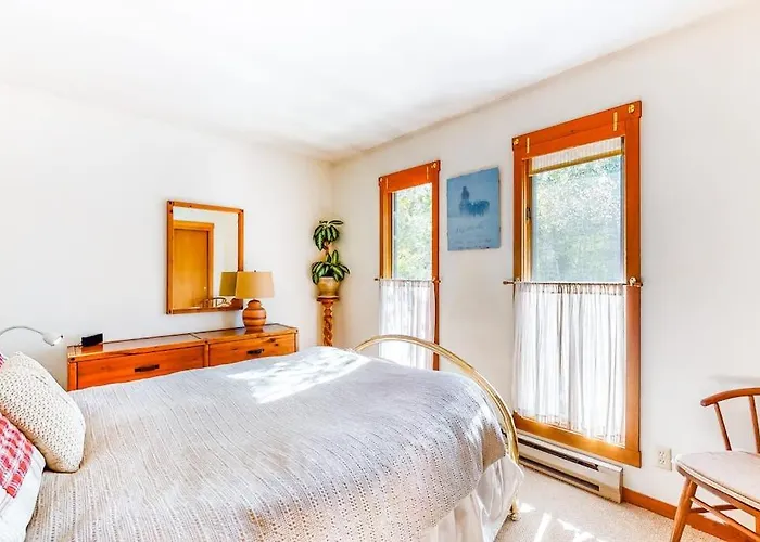 3223 Thimbleberry Apartment